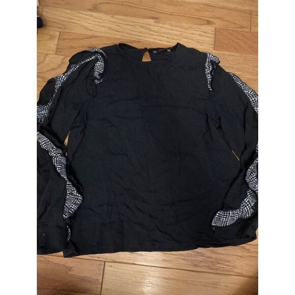 Zara, women's black with grey ruffled long sleeve top size medium - Picture 1 of 8